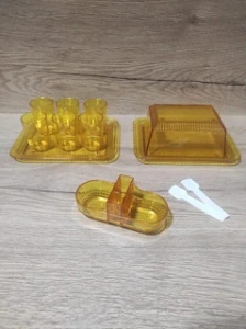Retro plastová likérka, slánka, máslenka