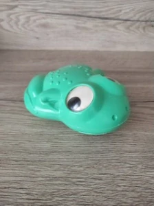Retro plastová žába DRUŽSTVO SMĚR